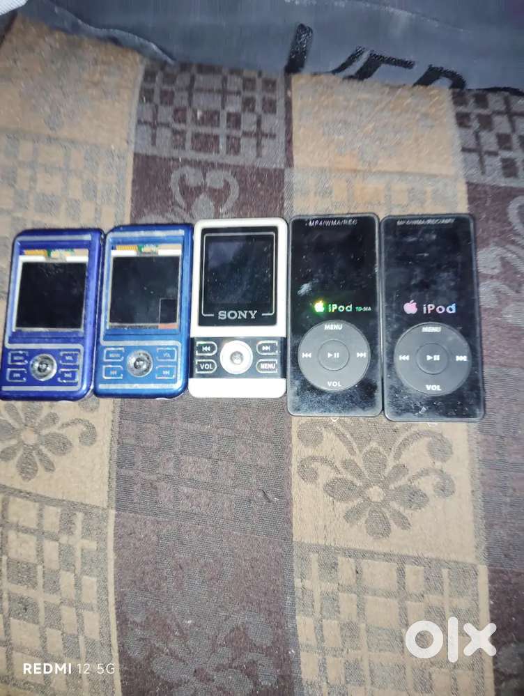 Apple iPod and sony MP3 player