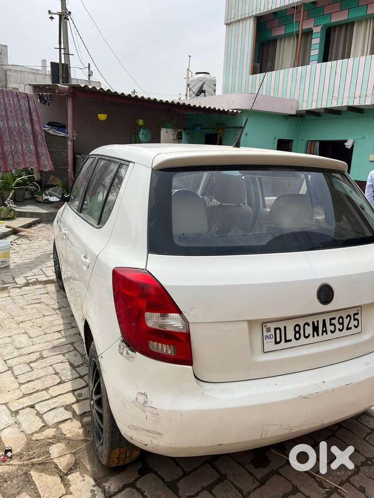 Skoda Fabia 2011 Petrol 75000 Km Driven