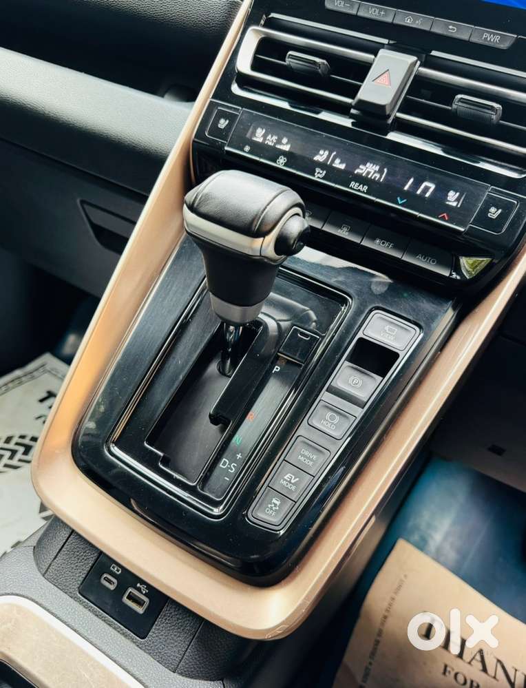 2025 Maruti Suzuki Invicto Alpha Plus Hybrid 7str