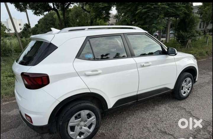 Hyundai Venue S (o) 1.2 Petrol Knight Edition, 2021, Petrol