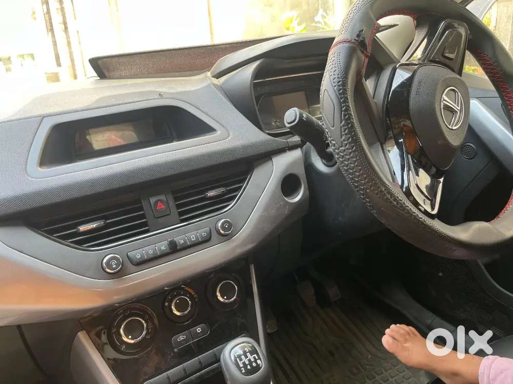 Tata Nexon Xm Petrol 2023  27k Km  Company Serviced, Well Maintained