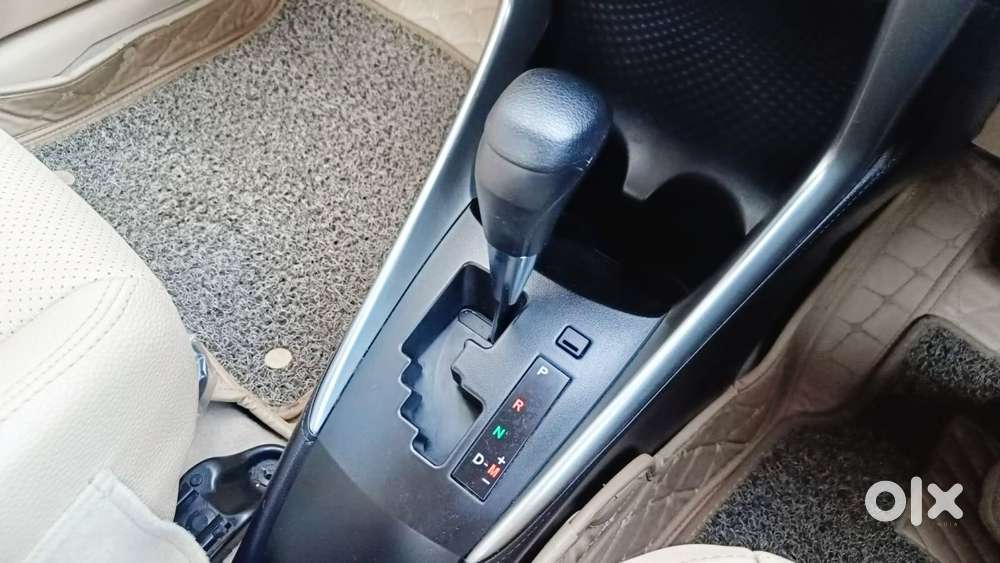 Toyota Yaris J Cvt, 2019, Petrol