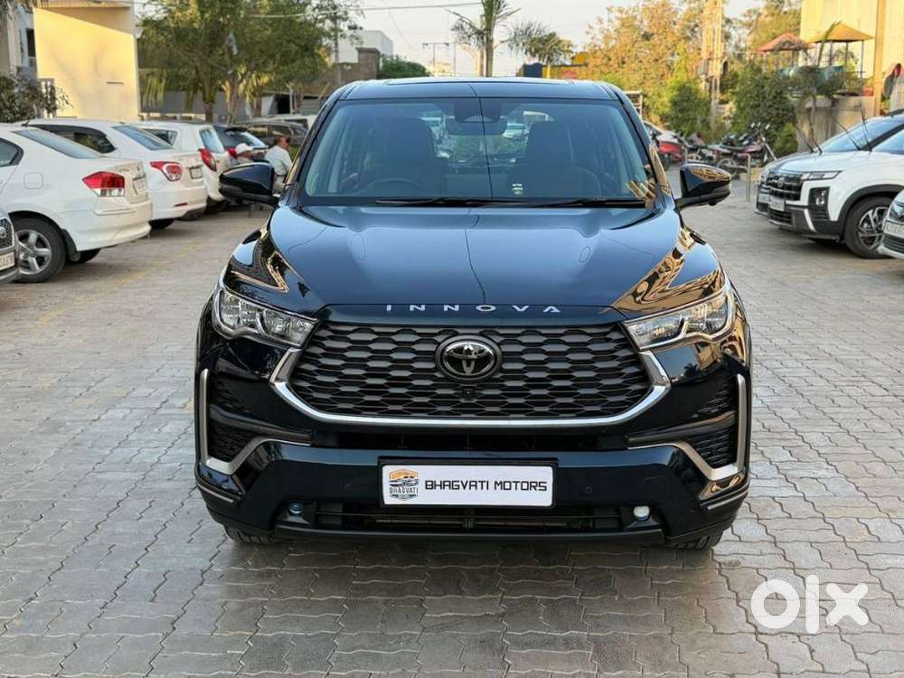 Toyota Innova Hycross, 2023, Petrol