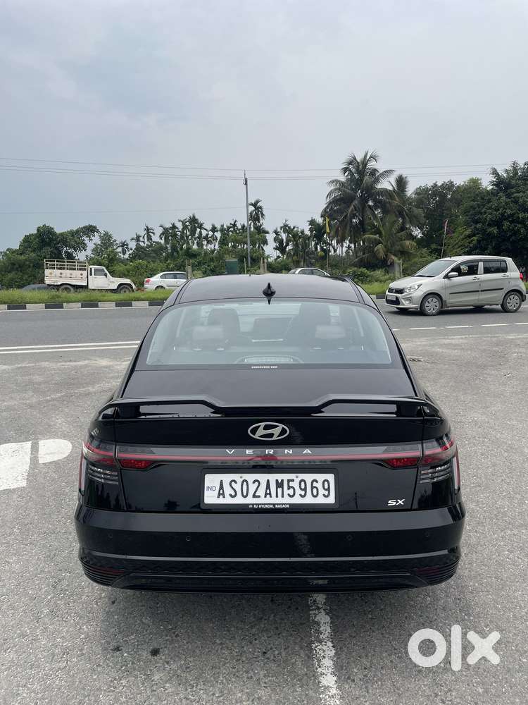 Hyundai Verna 1.5 Mpi Mt Sx (o), 2023, Petrol