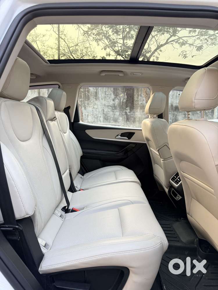 Mahindra Xuv700 2.2 Ax 7 Diesel At Str, 2023, Diesel