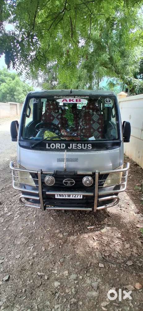 Perfect Vehicle For 8 Seater Family Car With Good Milage