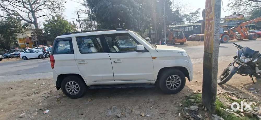 Mahindra Tuv 300