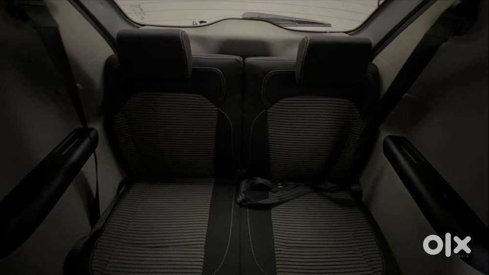 Renault Triber Rxz, 2023, Petrol