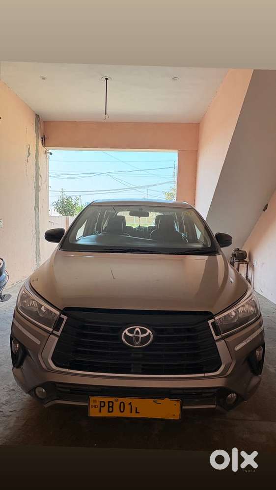 Toyota Innova Crysta 2022 Diesel 105000 Km Driven