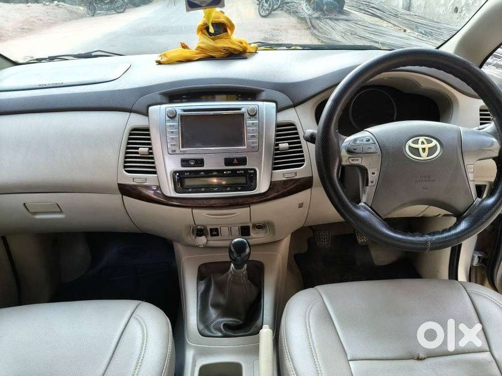 Toyota Innova 2.5 V 8 Str, 2013, Diesel