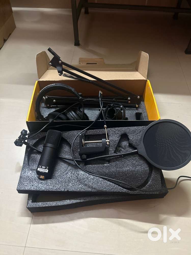 Podcast microphone set