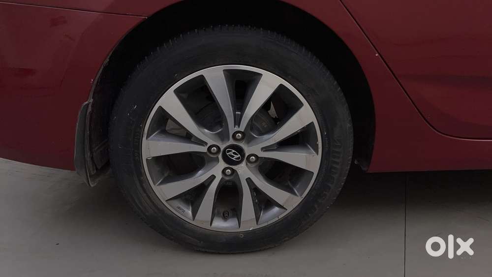 Hyundai Verna Fluidic 1.6 Vtvt Sx, 2016, Petrol