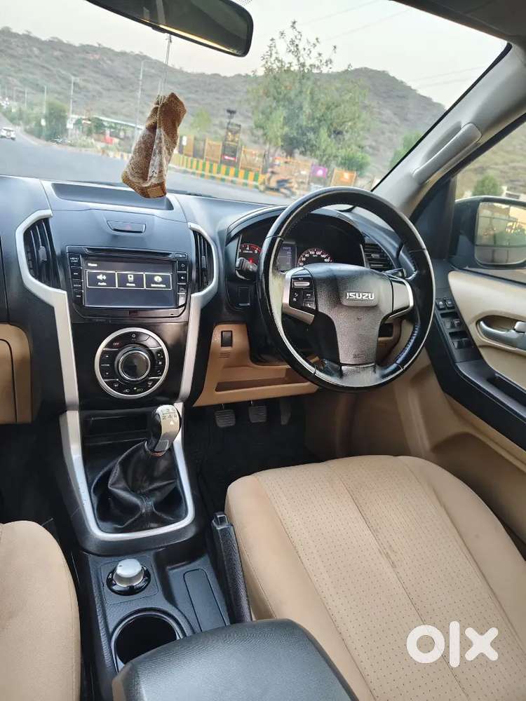 Isuzu V-cross 2019 Diesel Well Maintained