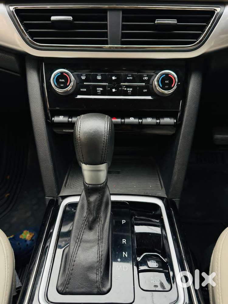 Mahindra Xuv700 2.2 Ax 7 Diesel At Str Awd, 2024, Diesel
