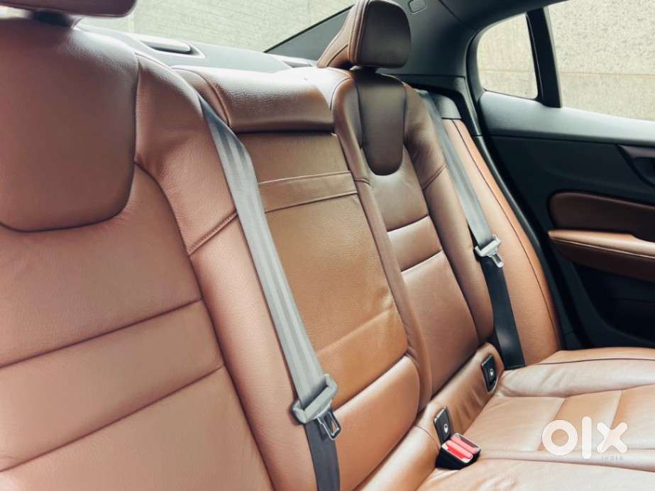 Volvo S60 T4 Inscription, 2023, Petrol