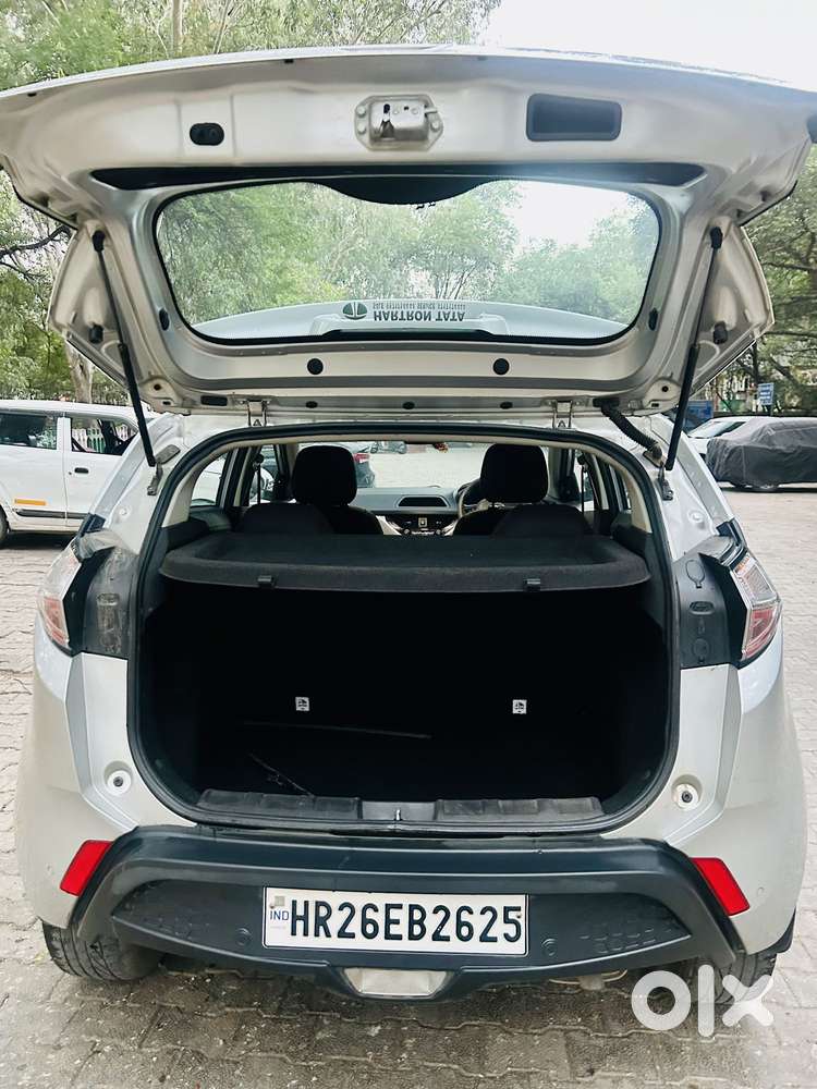 Tata Nexon 1.2 Revotron Xma Amt (s), 2019, Petrol