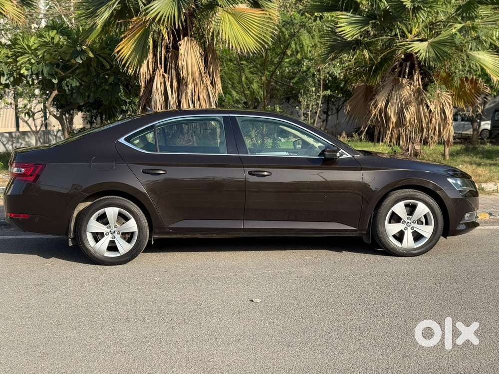 Skoda Superb Style 1.8 Tsi At, 2018, Petrol