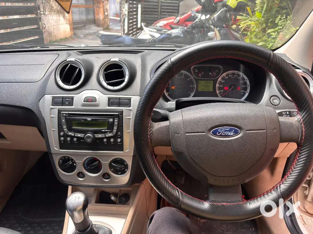 Ford Fiesta 2015 Petrol Well Maintained.
