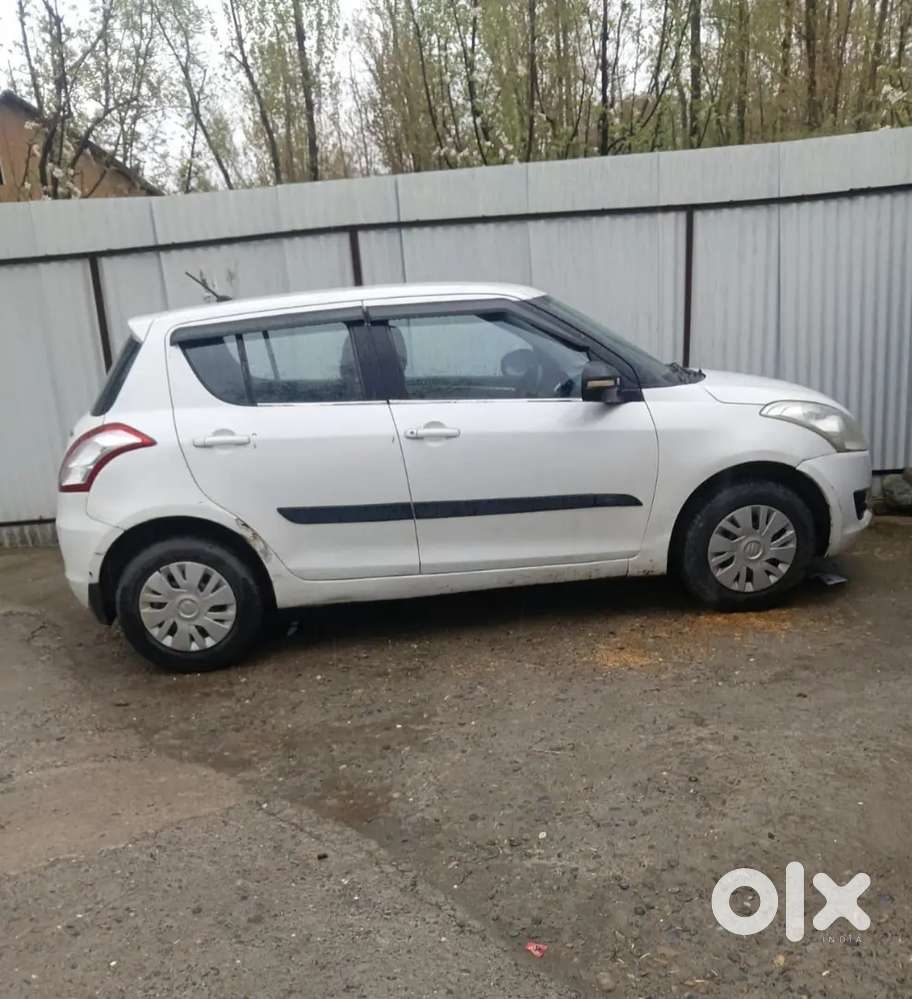 Maruti Suzuki Swift 2012 Petrol