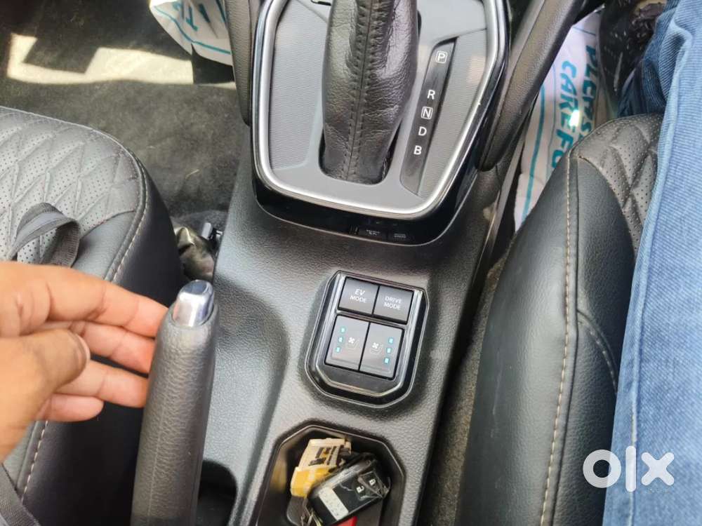 Maruti Suzuki Grand Vitara 1.5 Alpha Plus Intelligent Hybrid Ecvt, 2..