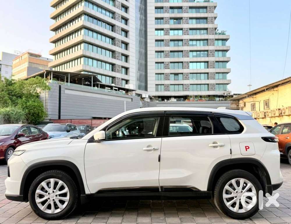 Maruti Suzuki Grand Vitara 1.5 Delta Smart Hybrid At, 2023, Petrol