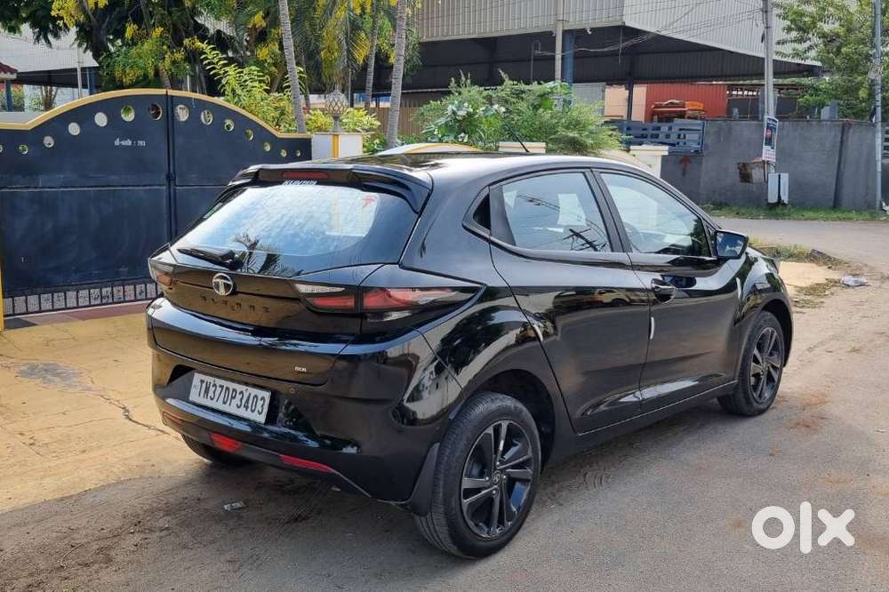 Tata Altroz 1.2 Xza Plus Dark Edition Dct, 2022, Petrol