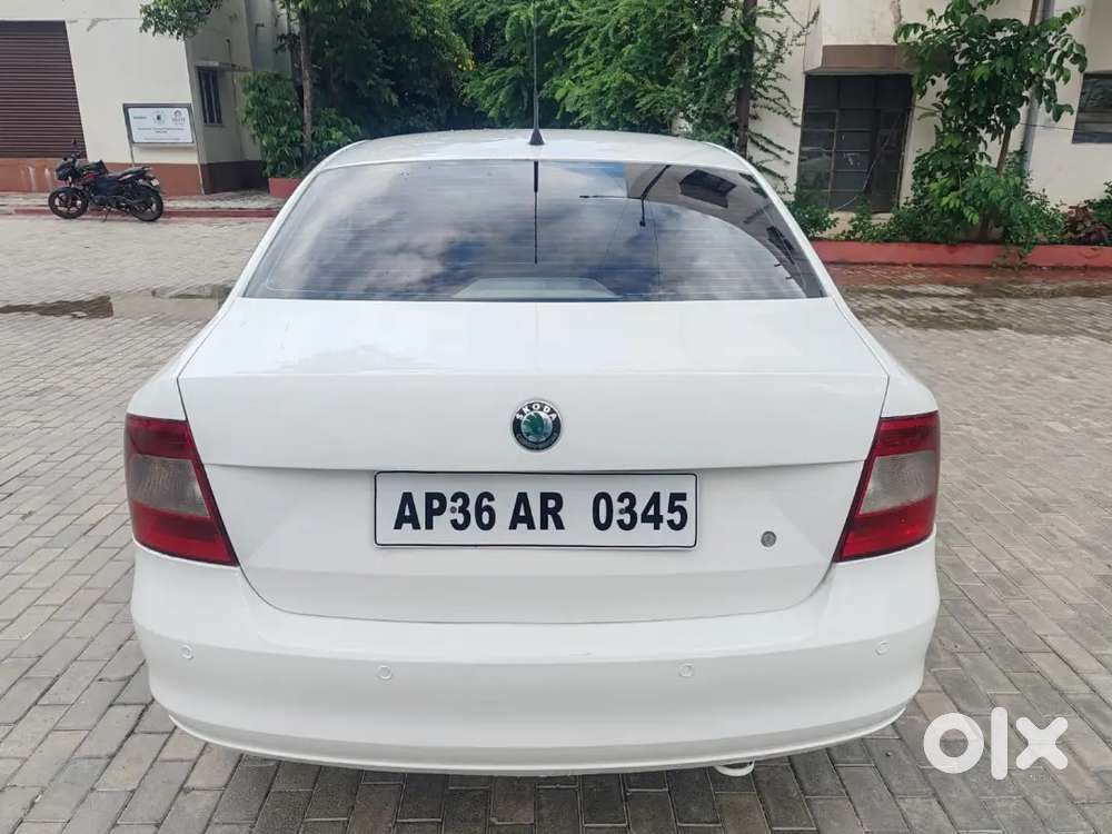 Skoda Rapid Elegance 2012