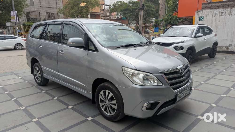 Toyota Innova 2.5 Vx 8 Seater Bs Iv, 2015, Diesel