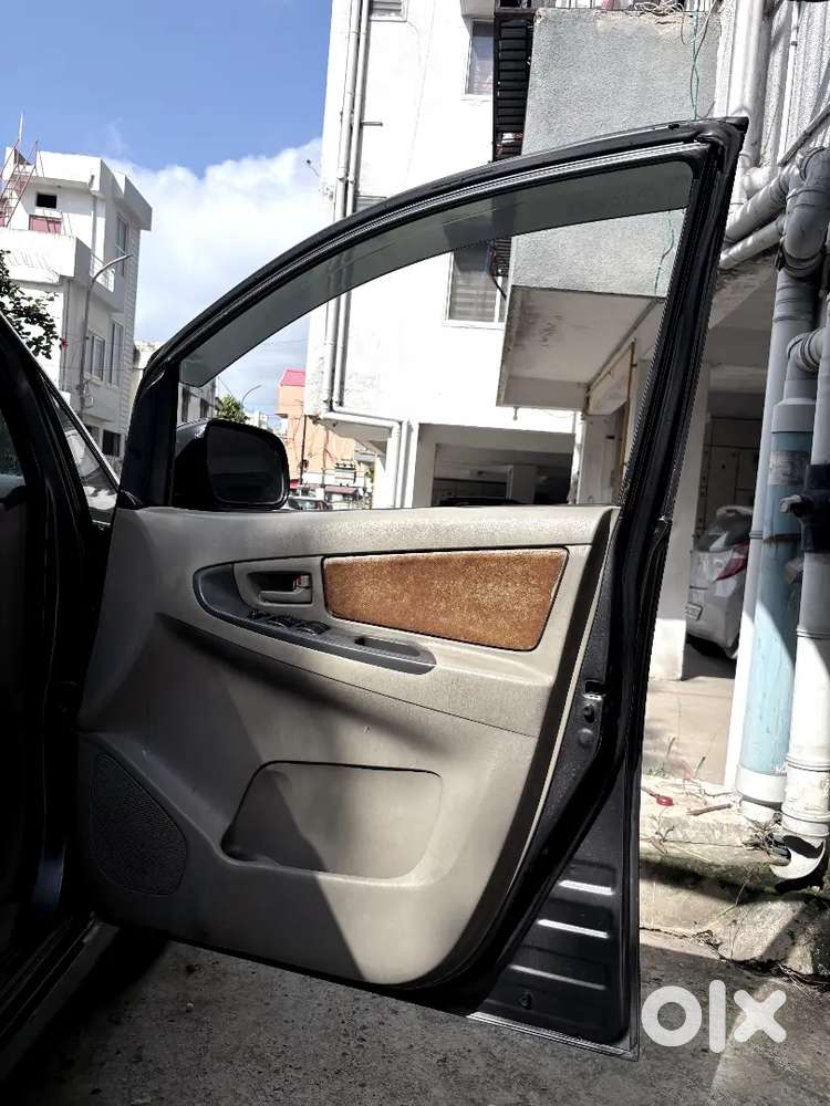 Toyota Innova 2.5 2014