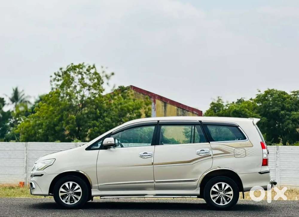 Toyota Innova 2016