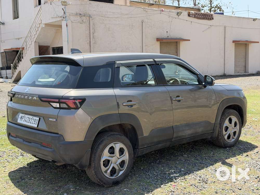 Maruti Suzuki Brezza 1.5 Vxi Smart Hybrid, 2023, Petrol