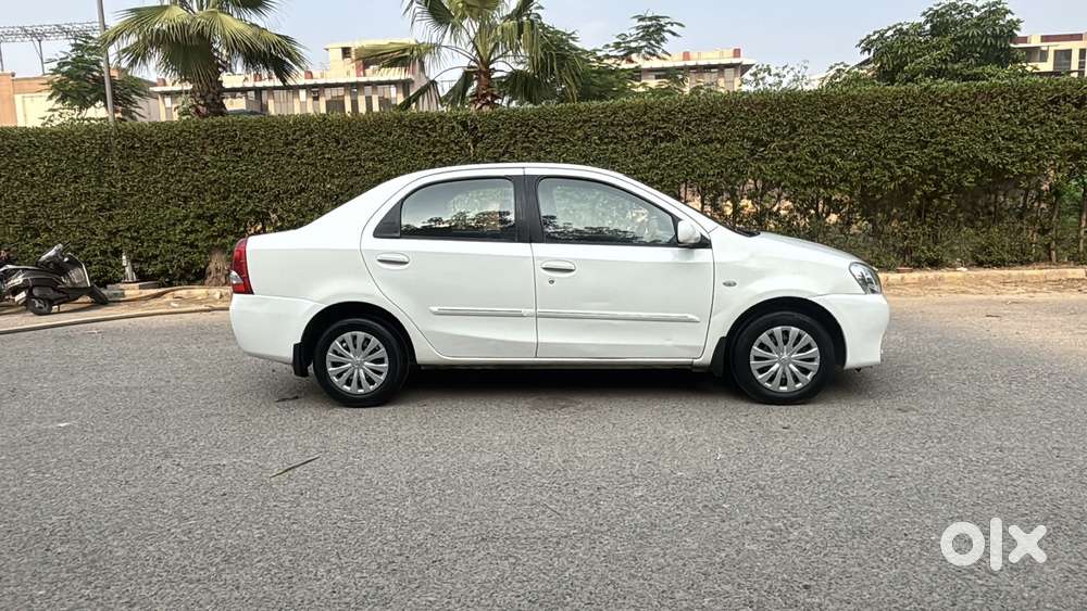Toyota Etios 2010-2012 G, 2011, Petrol
