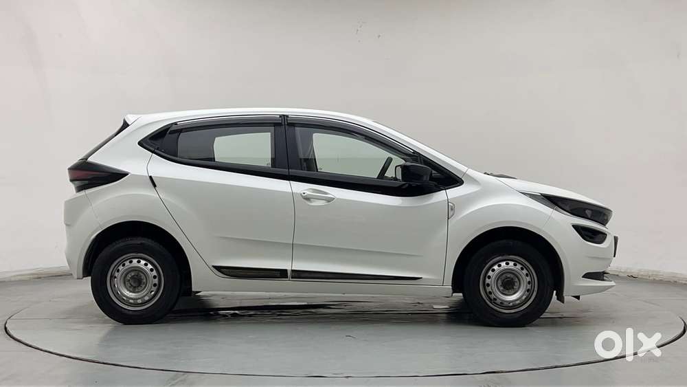 Tata Altroz 1.2 Xe, 2022, Petrol