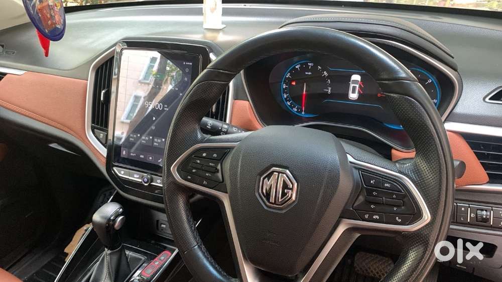 Mg Hector Plus - Dct Petrol