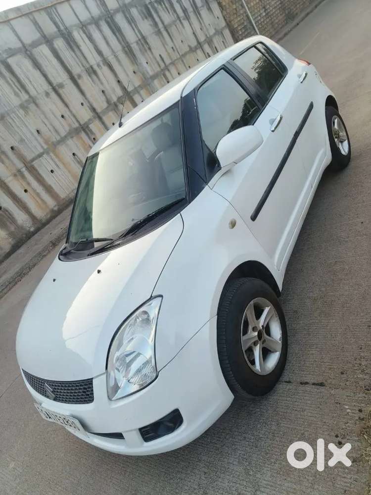 Maruti Suzuki Swift 2011 Diesel 107300 Km Driven