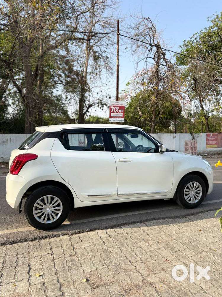 Maruti Suzuki Swift Vxi 1.2 Abs Bs-iv, 2018, Petrol
