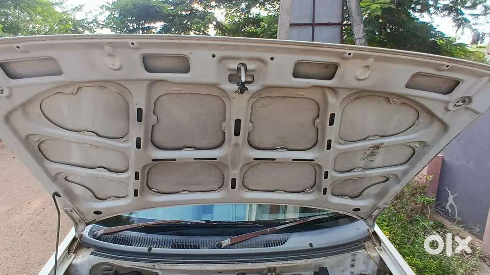 Good Condition White Colour Maruti Zen With Ac
