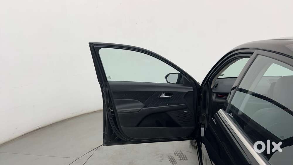 Hyundai Verna 1.5 Sx (o) Turbo Petrol Dct, 2024, Petrol