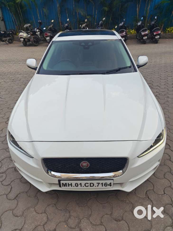 Jaguar Xe Portfolio, 2016, Petrol