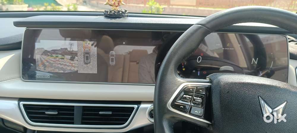 Mahindra Xuv700 2.2 Ax 7 Diesel Mt Luxury Pack Str, 2023, Diesel