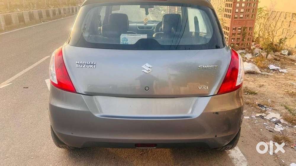 Maruti Suzuki Swift 2017 Petrol 37700 Km Driven