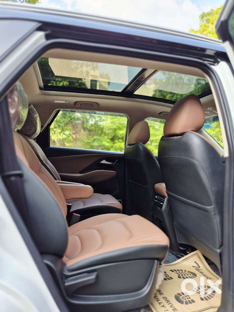 Mg Hector Plus Sharp Pro 1.5 Turbo Petrol Cvt 6 Str, 2023, Petrol