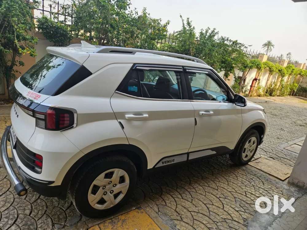 Hyundai Venue 1.2 S (o), 2022, Petrol