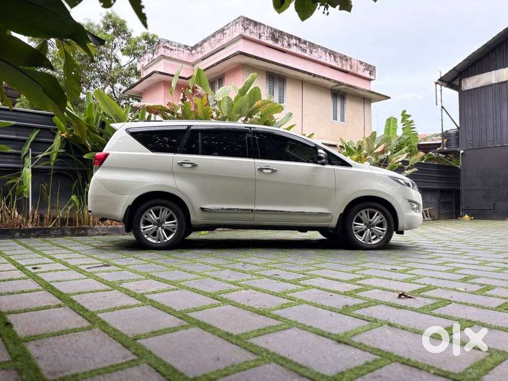 Toyota Innova Crysta 2.8 Z, 2016, Diesel