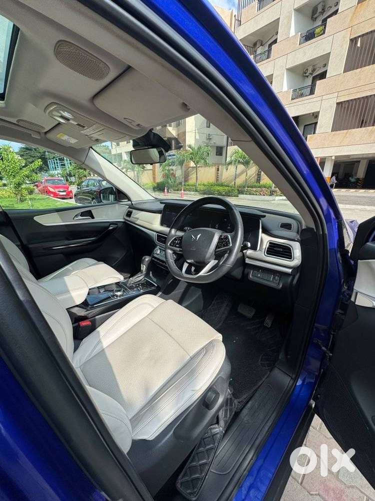 Mahindra Xuv700 Ax7l 6 Str At, 2022, Diesel