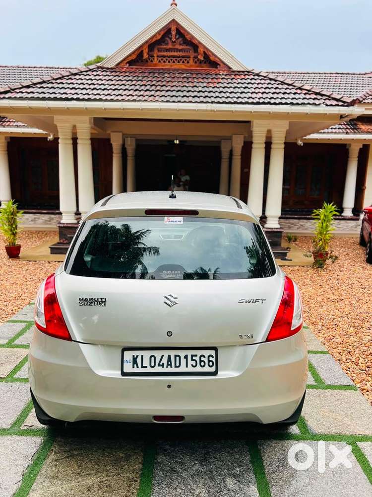 Maruti Suzuki Swift Vxi + Manual, 2012, Petrol