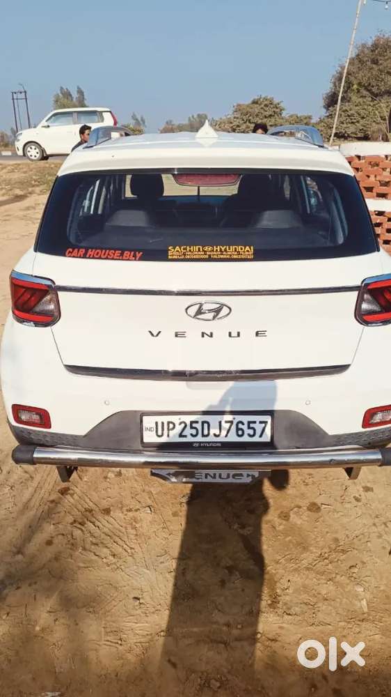 Hyundai Venue 2022 Petrol Well Maintained