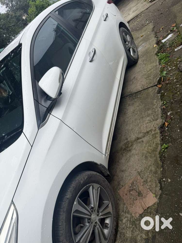 Automatic Hyundai Verna  2019