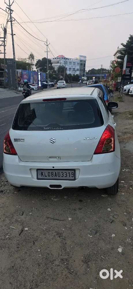Maruti Suzuki Swift 2011 Petrol 108000 Km Driven