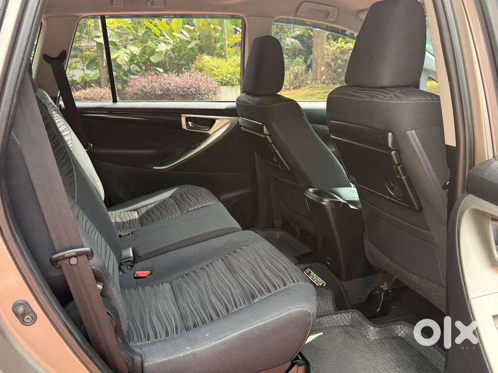 Toyota Innova Crysta 2.4 Vx Mt 8s, 2017, Diesel